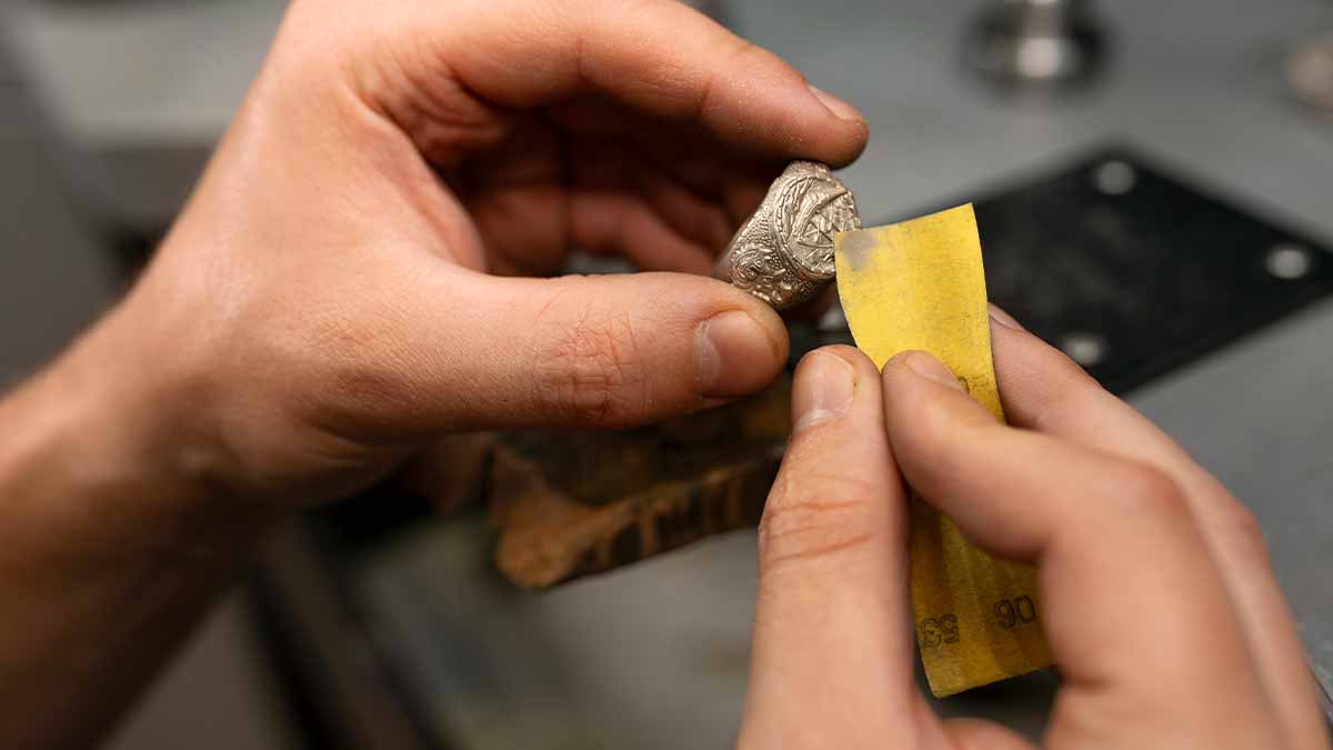como-limpiar-oro-consejos-y-recomendaciones-para-mantener-tus-joyas-brillantes