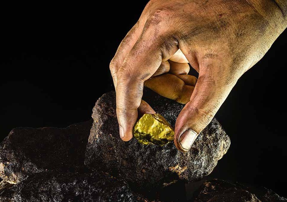 de-donde-sale-el-oro-origen-cosmico-y-extraccion-en-la-tierra