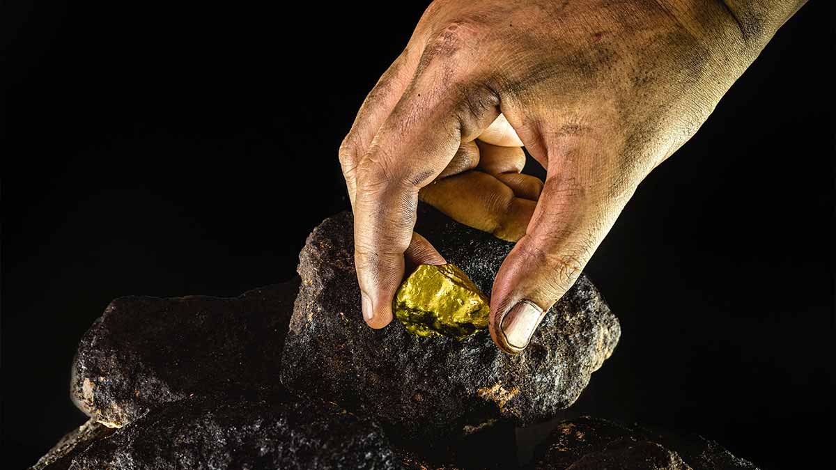 de-donde-sale-el-oro-origen-cosmico-y-extraccion-en-la-tierra