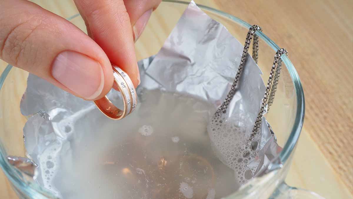 como-limpiar-pulsera-de-plata-metodos-efectivos-y-sencillos